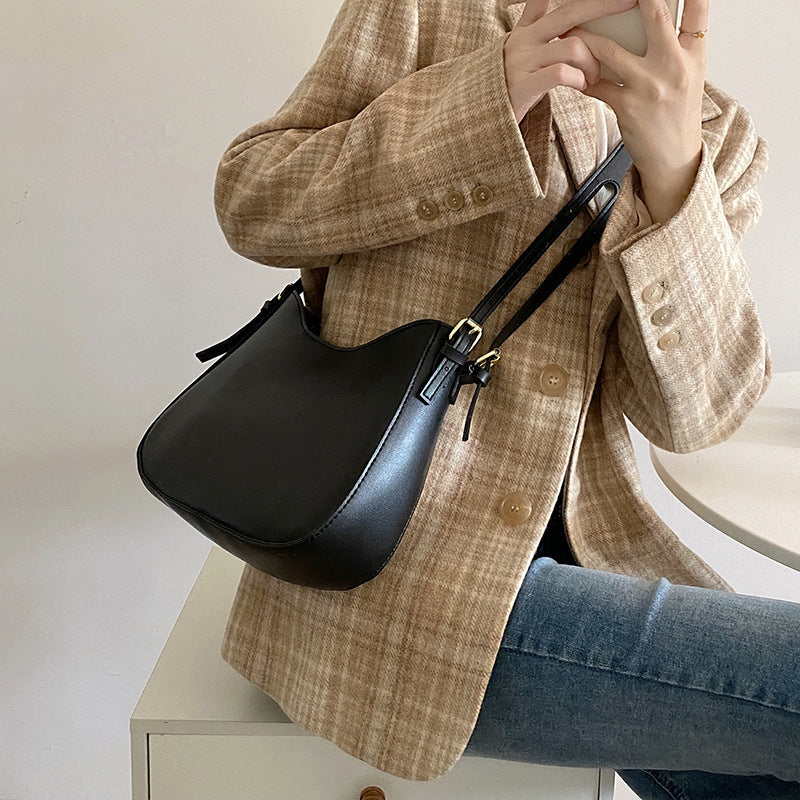 French Niche One Shoulder Saddle Bag